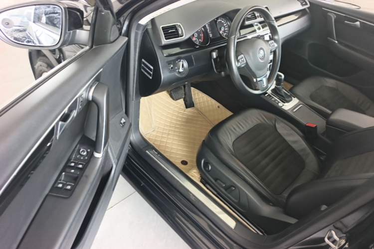 Used Volkswagen Magotan 2015 Facelift 1.8TSI Luxury Model Driver Seat