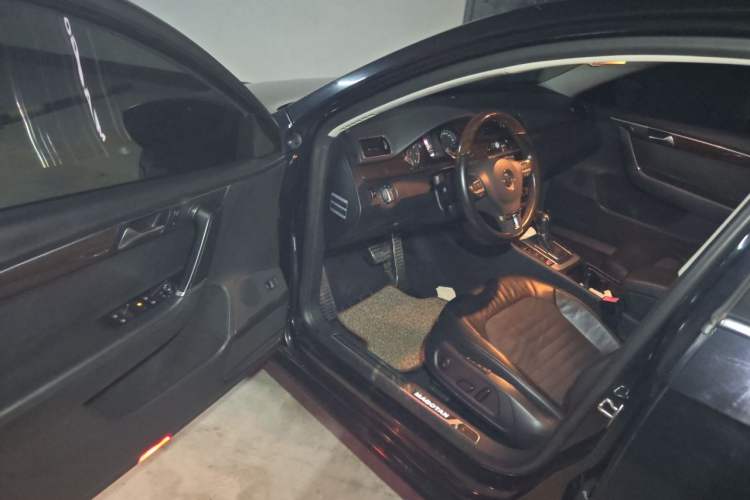 Used Volkswagen Magotan 2015 Revised Version 2.0 TSI Prestige Edition Driver Seat