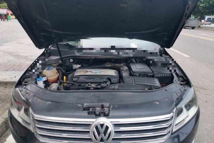 Used Volkswagen Magotan 2015 1.8TSI Advanced Model Engine Bay