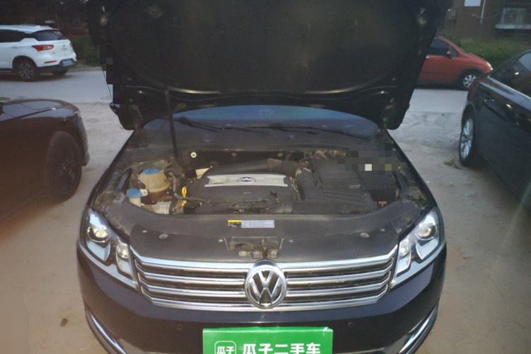 Used Volkswagen Magotan 2015 Facelift 1.8TSI Luxury Model Engine Bay