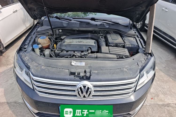 Used Volkswagen Magotan 2015 1.8TSI Advanced Model Engine Bay