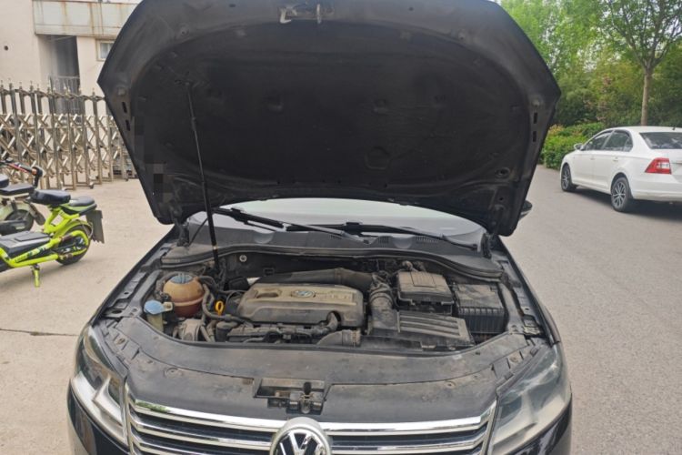 Used Volkswagen Magotan 2015 1.8TSI Advanced Model Engine Bay