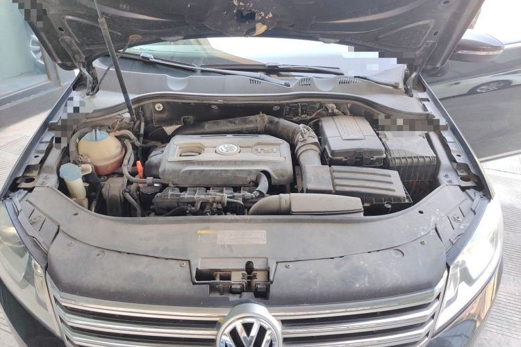 Used Volkswagen Magotan 2015 1.8TSI Luxury Model Engine Bay