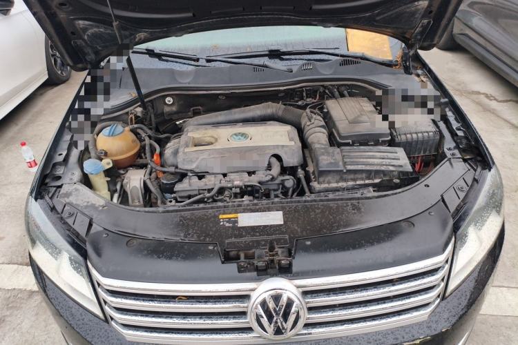 Used Volkswagen Magotan 2015 1.8TSI Advanced Model Engine Bay
