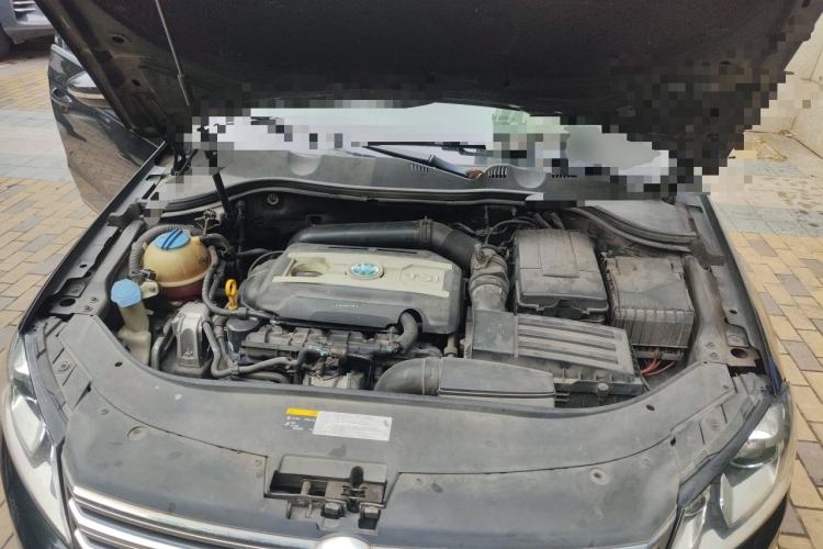 Used Volkswagen Magotan 2015 1.8TSI Luxury Model Engine Bay