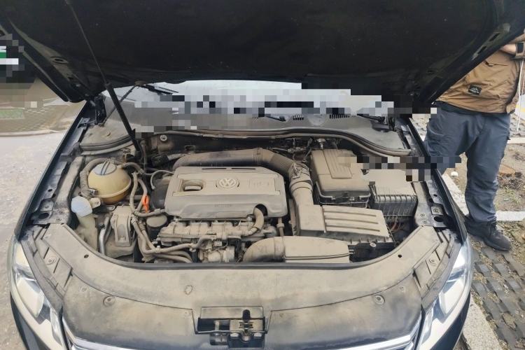 Used Volkswagen Magotan 2015 2.0 TSI Luxury Model Engine Bay