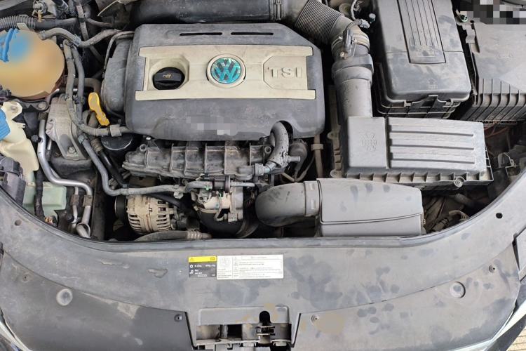 Used Volkswagen Magotan 2015 1.8TSI Prestige Model Engine Bay