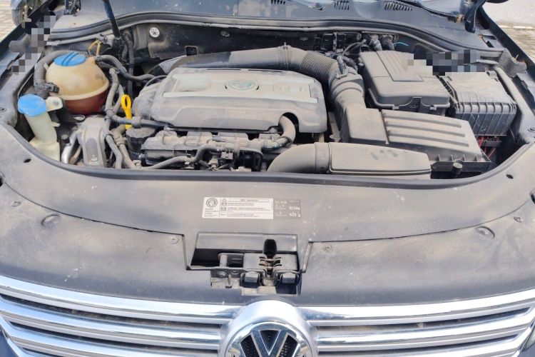 Used Volkswagen Magotan 2015 1.8TSI Advanced Model Engine Bay
