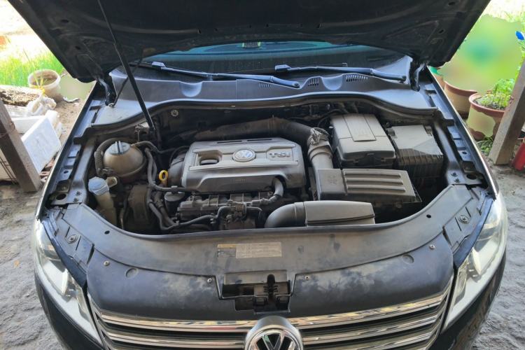 Used Volkswagen Magotan 2015 1.8TSI Prestige Model Engine Bay