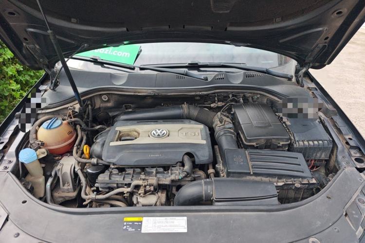 Used Volkswagen Magotan 2015 1.8TSI Prestige Model Engine Bay