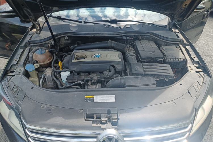 Used Volkswagen Magotan 2015 1.8TSI Advanced Model Engine Bay