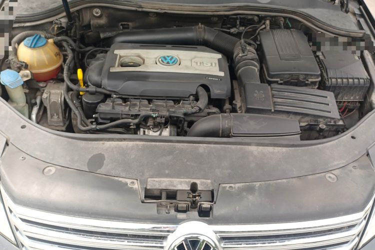 Used Volkswagen Magotan 2015 1.8TSI Advanced Model Engine Bay