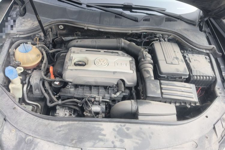 Used Volkswagen Magotan 2015 1.8TSI Advanced Model Engine Bay