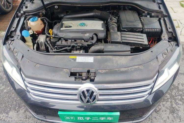 Used Volkswagen Magotan 2015 1.8TSI Advanced Model Engine Bay