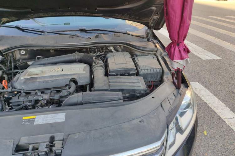 Used Volkswagen Magotan 2015 1.8TSI Luxury Model Engine Bay Left