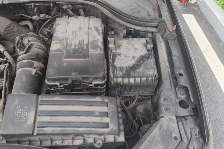 Used Volkswagen Magotan 2015 1.8TSI Advanced Model Engine Bay Left