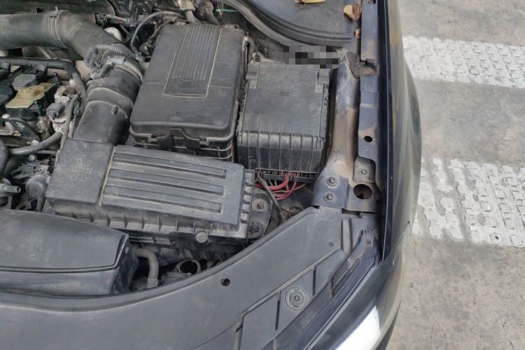 Used Volkswagen Magotan 2015 1.8TSI Advanced Model Engine Bay Left