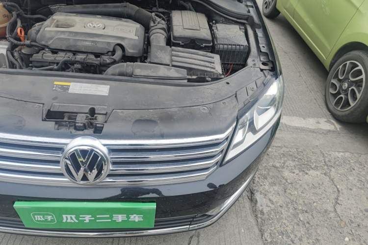 Used Volkswagen Magotan 2015 2.0 TSI Prestige Model Engine Bay Left