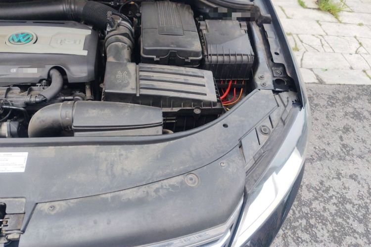 Used Volkswagen Magotan 2015 1.8TSI Advanced Model Engine Bay Left