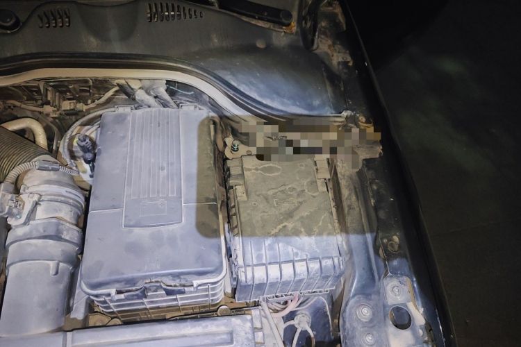 Used Volkswagen Magotan 2015 1.8TSI Advanced Model Engine Bay Left