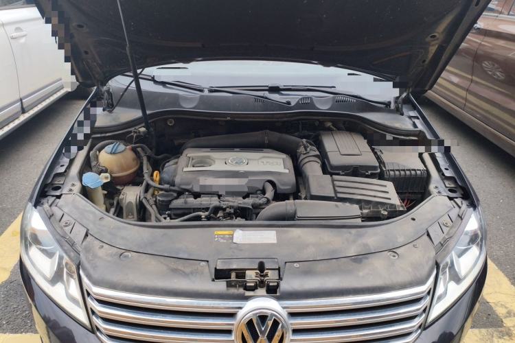 Used Volkswagen Magotan 2015 Revised 1.8TSI Prestige Version Engine Bay