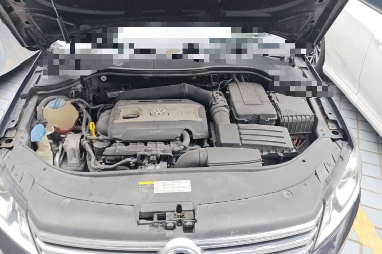 Used Volkswagen Magotan 2015 1.8TSI Luxury Model Engine Bay