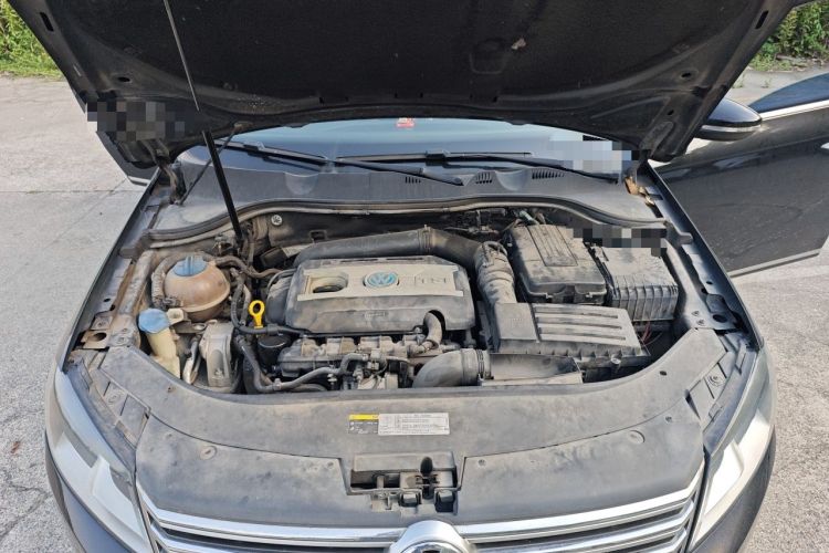 Used Volkswagen Magotan 2015 1.8TSI Advanced Model Engine Bay