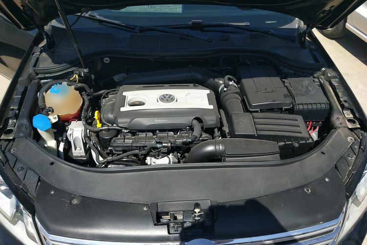 Used Volkswagen Magotan 2015 1.8TSI Prestige Model Engine Bay