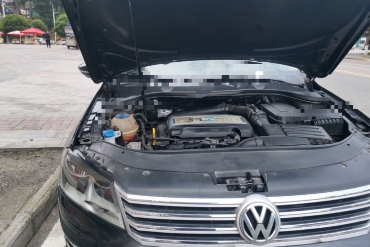 Used Volkswagen Magotan 2015 1.8TSI Advanced Model Engine Bay Right