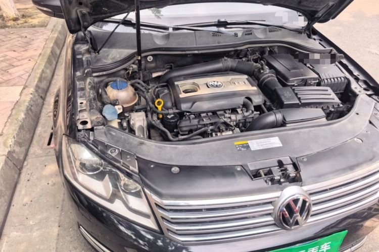 Used Volkswagen Magotan 2015 Revised 1.8TSI Prestige Version Engine Bay Right