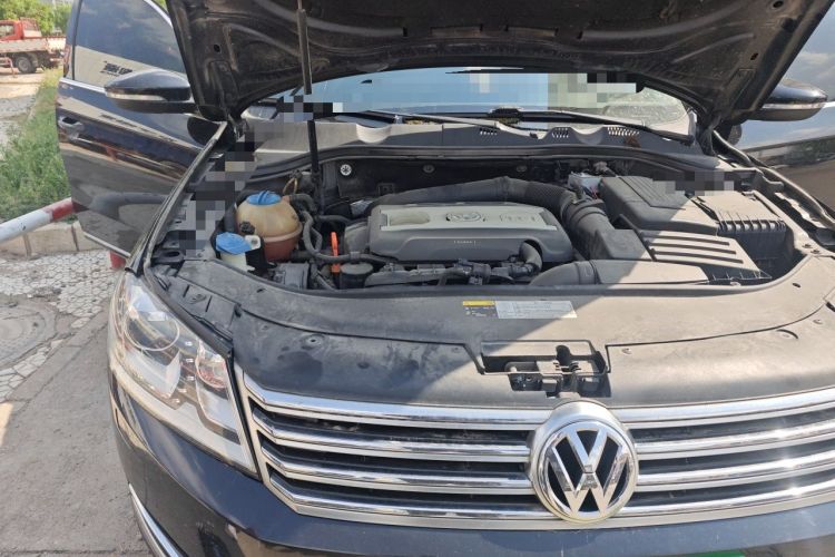 Used Volkswagen Magotan 2015 1.8TSI Luxury Model Engine Bay Right