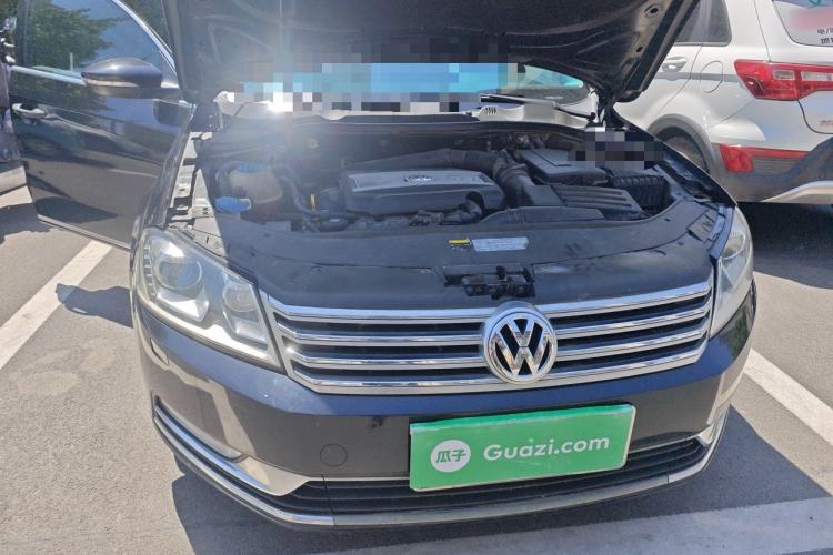 Used Volkswagen Magotan 2015 Facelift 1.8TSI Luxury Model Engine Bay Right