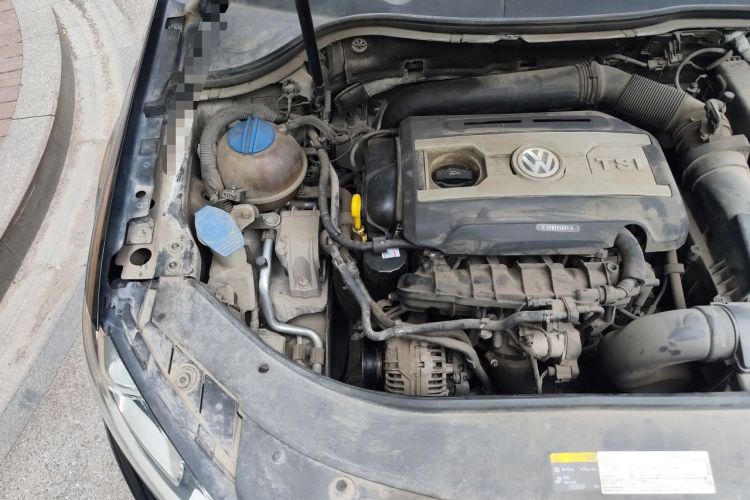 Used Volkswagen Magotan 2015 Revised Version 2.0 TSI Luxury Edition Engine Bay Right