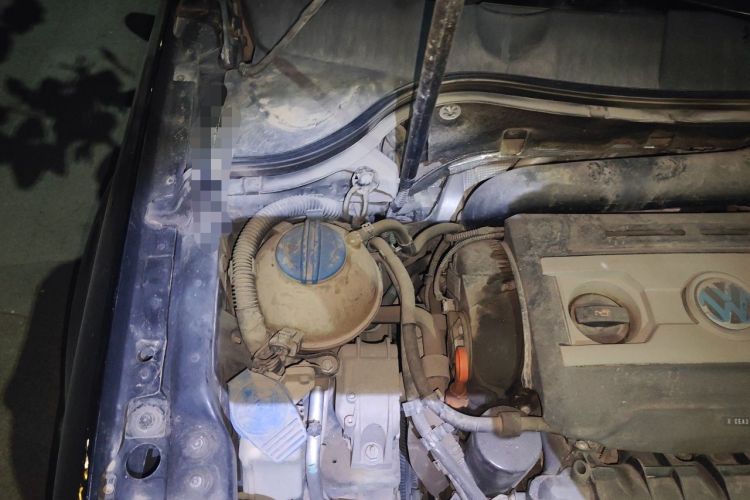 Used Volkswagen Magotan 2015 1.8TSI Advanced Model Engine Bay Right