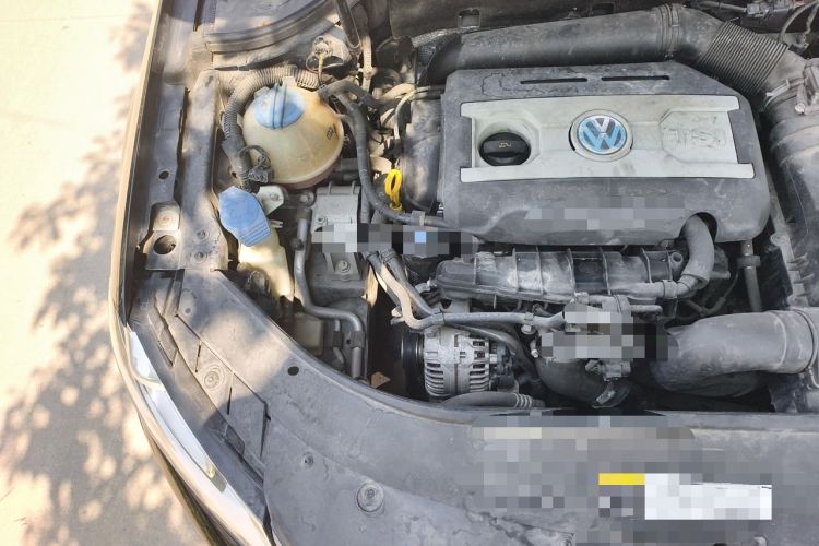 Used Volkswagen Magotan 2015 Revised Version 2.0 TSI Prestige Edition Engine Bay Right