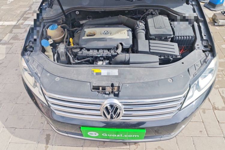 Used Volkswagen Magotan 2015 Revised Version 2.0 TSI Prestige Edition Engine Bay