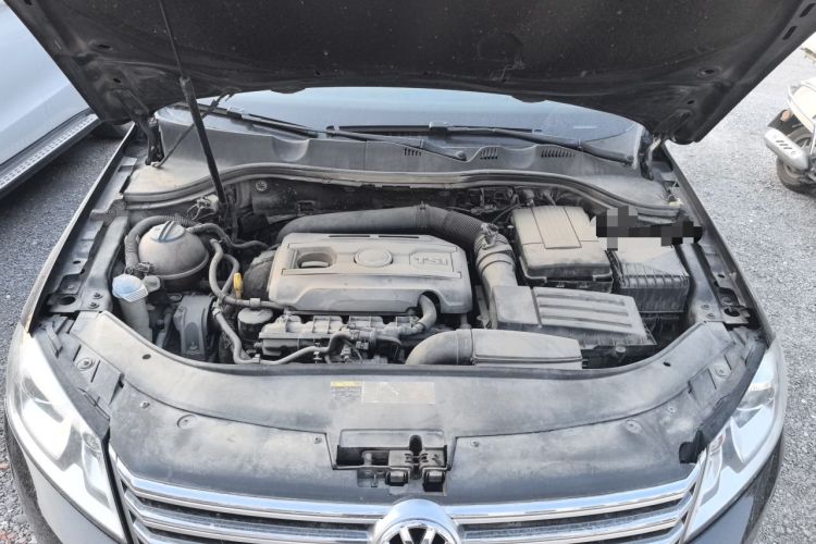 Used Volkswagen Magotan 2015 Facelift 1.8TSI Luxury Model Engine Bay