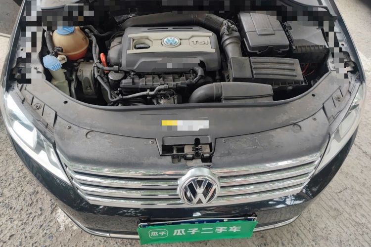 Used Volkswagen Magotan 2015 2.0 TSI Prestige Model Engine Bay