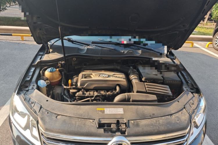 Used Volkswagen Magotan 2015 Revised Version 2.0 TSI Prestige Edition Engine Bay