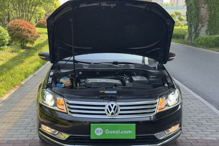 Used Volkswagen Magotan 2015 1.8TSI Luxury Model Engine Bay