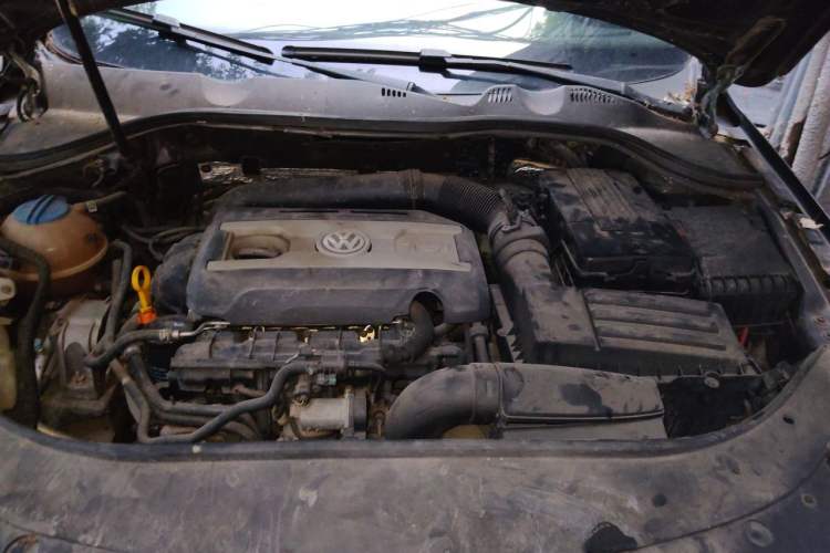 Used Volkswagen Magotan 2015 1.8TSI Prestige Model Engine Bay