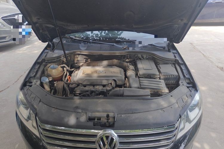Used Volkswagen Magotan 2015 1.8TSI Luxury Model Engine Bay