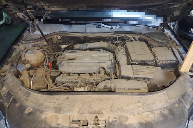 Used Volkswagen Magotan 2015 1.8TSI Luxury Model Engine Bay