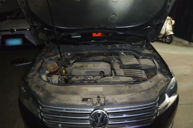 Used Volkswagen Magotan 2015 1.8TSI Advanced Model Engine Bay