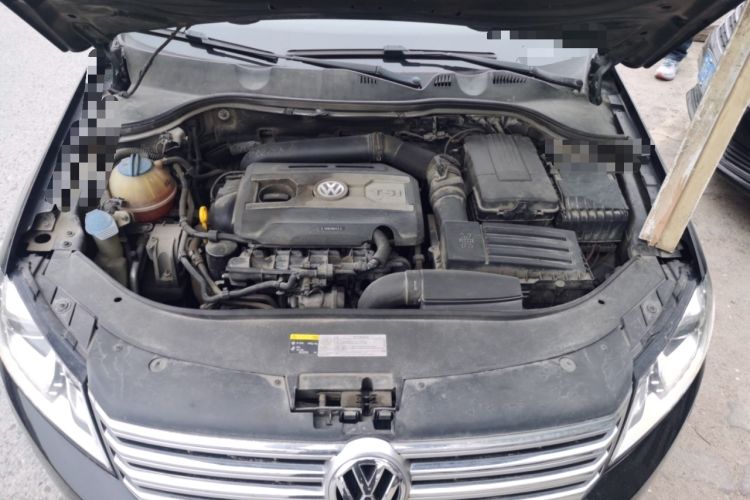 Used Volkswagen Magotan 2015 Revised Version 2.0 TSI Luxury Edition Engine Bay