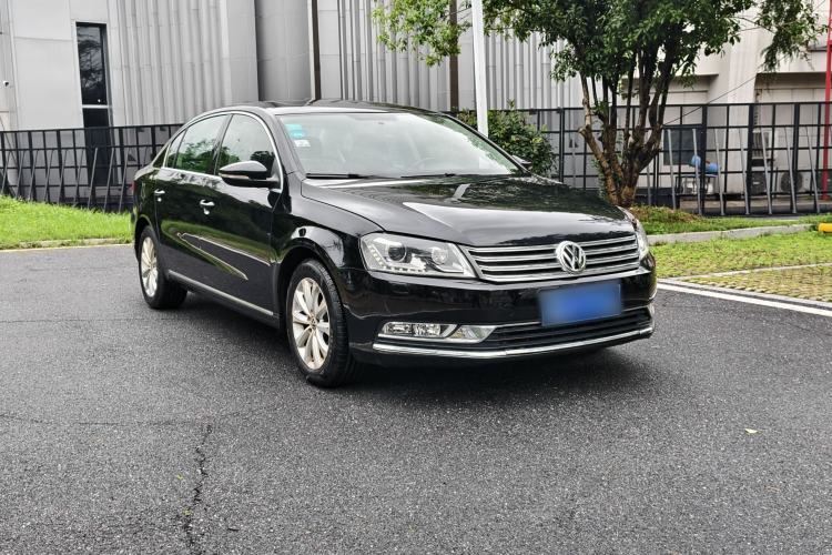 Used Volkswagen Magotan 2015 Facelift 1.8TSI Luxury Model Exterior 2
