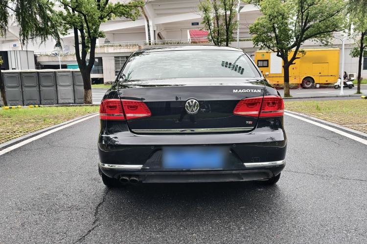 Used Volkswagen Magotan 2015 Facelift 1.8TSI Luxury Model Exterior 4