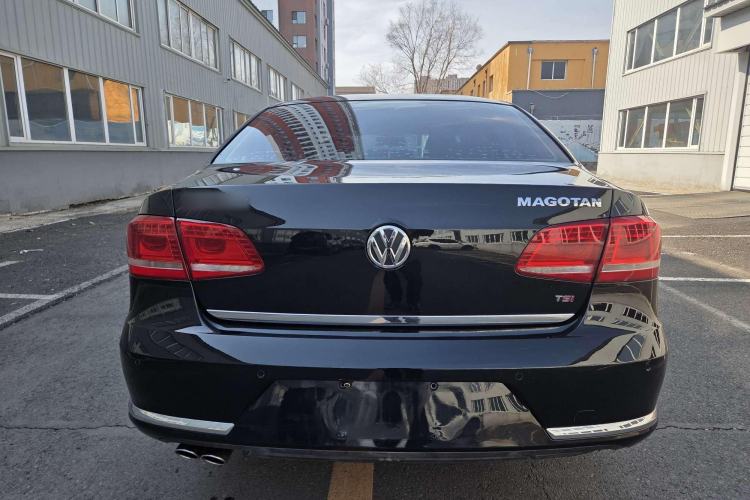 Used Volkswagen Magotan 2015 1.8TSI Luxury Model Exterior 4