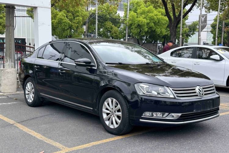 Used Volkswagen Magotan 2015 Facelift 1.8TSI Luxury Model Exterior 4