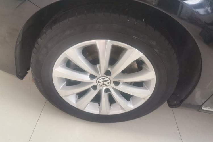 Used Volkswagen Magotan 2015 1.8TSI Advanced Model Exterior 4